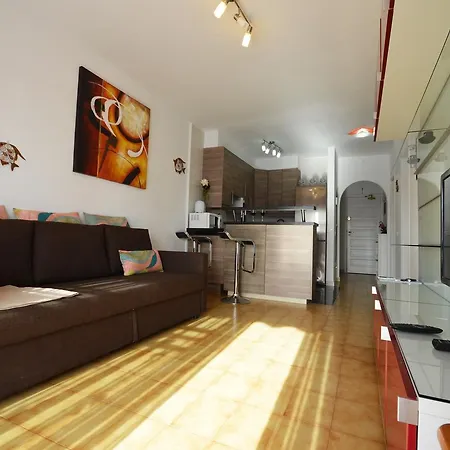 Playa Las Vistas Apartment *